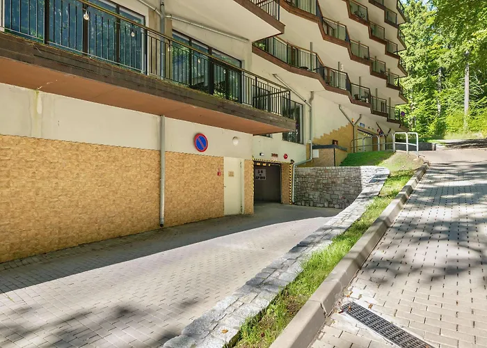 Gorski Z Widokiem I Parkingiem By Renters 斯克拉斯卡波伦巴